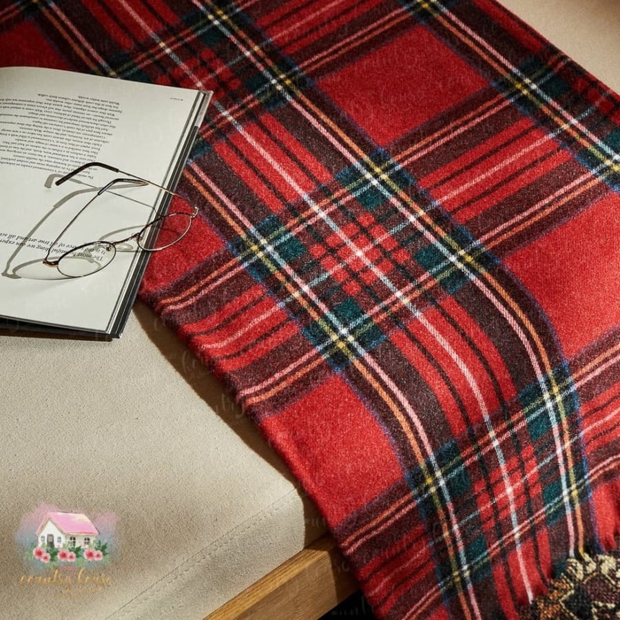 بطانية شتوية حمراء من زارا Zara blanket