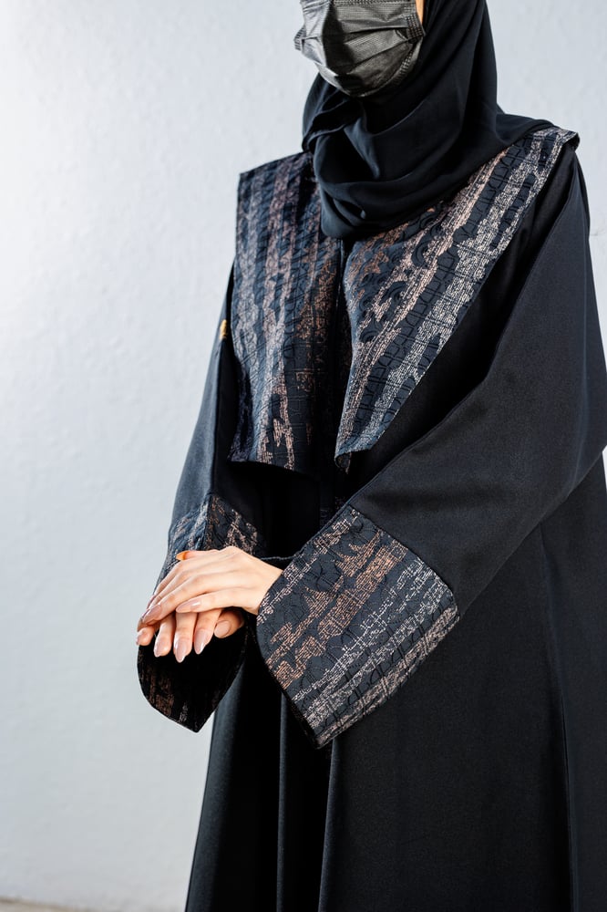 عباية بياقة مشجره