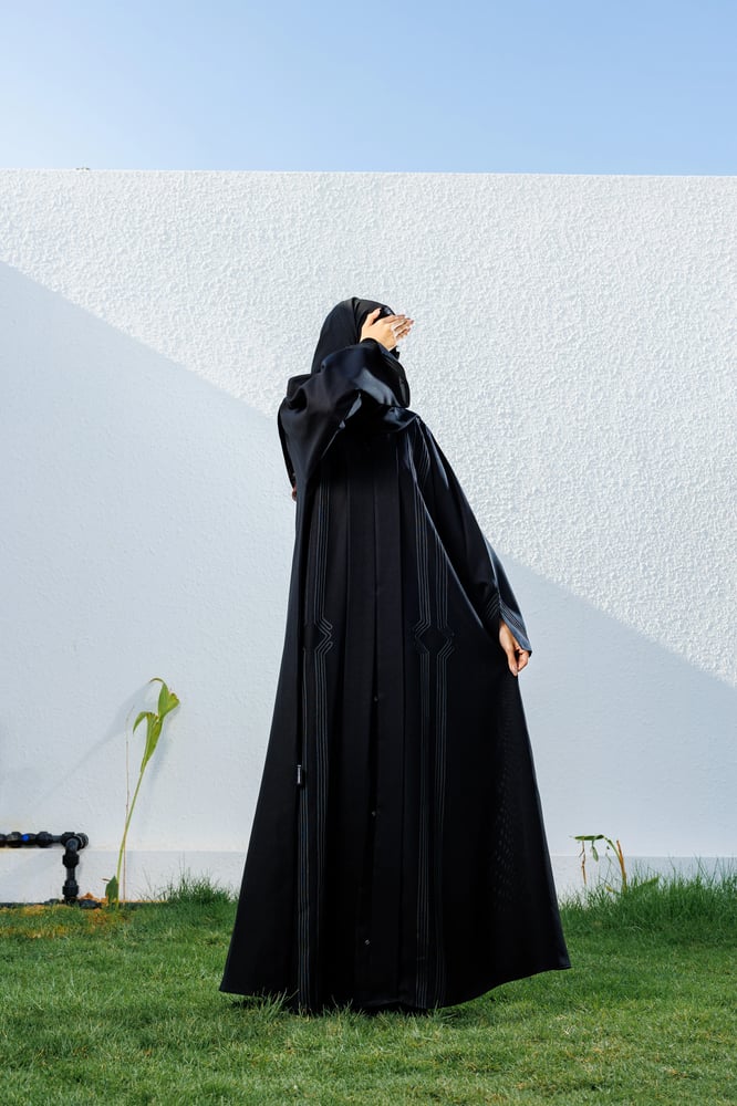 عباية تطريز كم