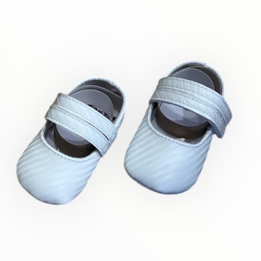 حذاء بناتي