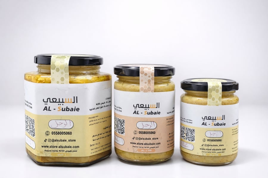 عسل خلطه الرجل