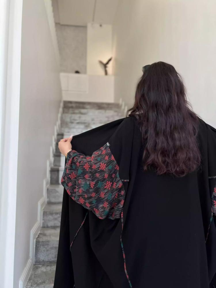 عباية مسرّة