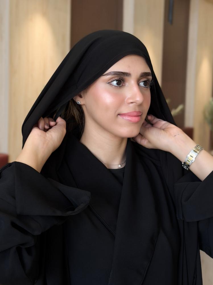 طرحة بمطاط حول الراس