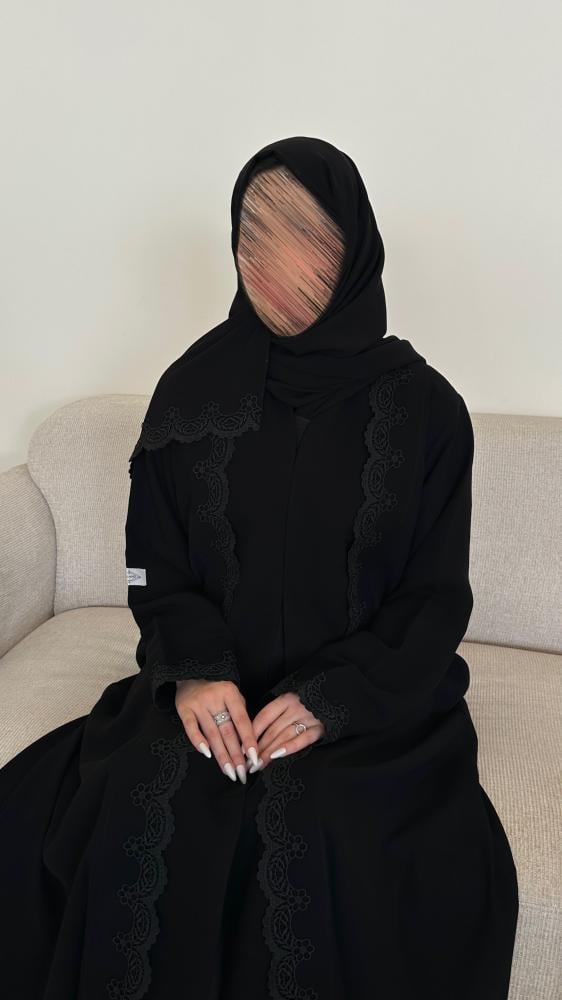 عباية نص كلوش  قماش(سراميك) اضافة كلفه اسود لايوجد طقطق