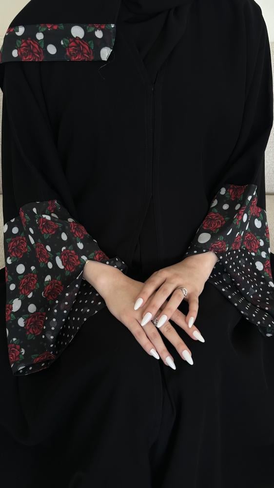 عباية نص كلوش قماش(ملكي)اكمام شيفون ورد
