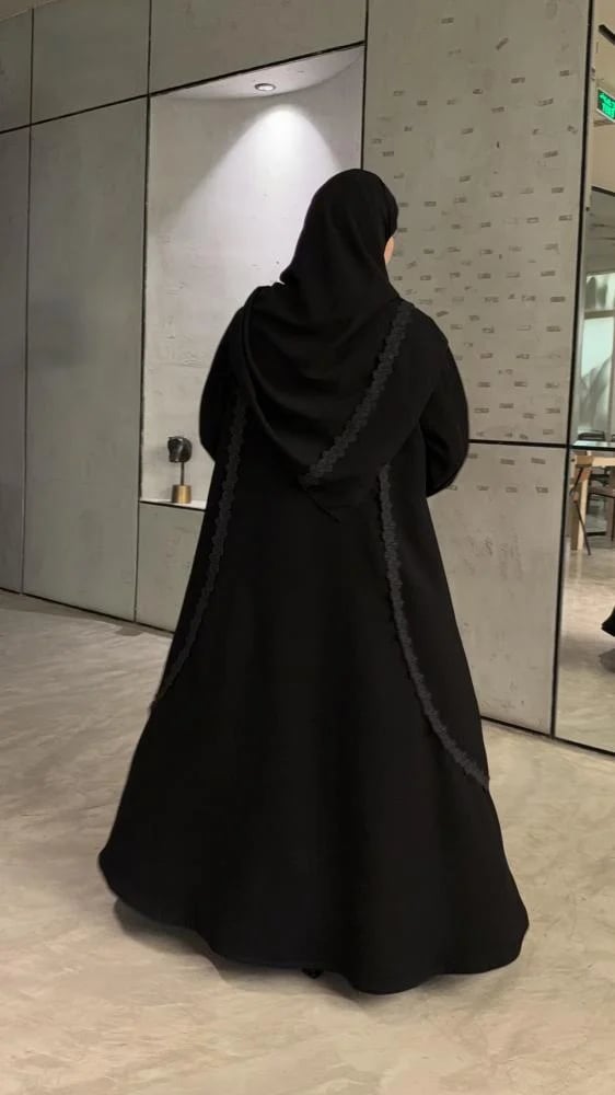 عباية نص كلوش قماش (سراميك)اضافة كلفة اسود