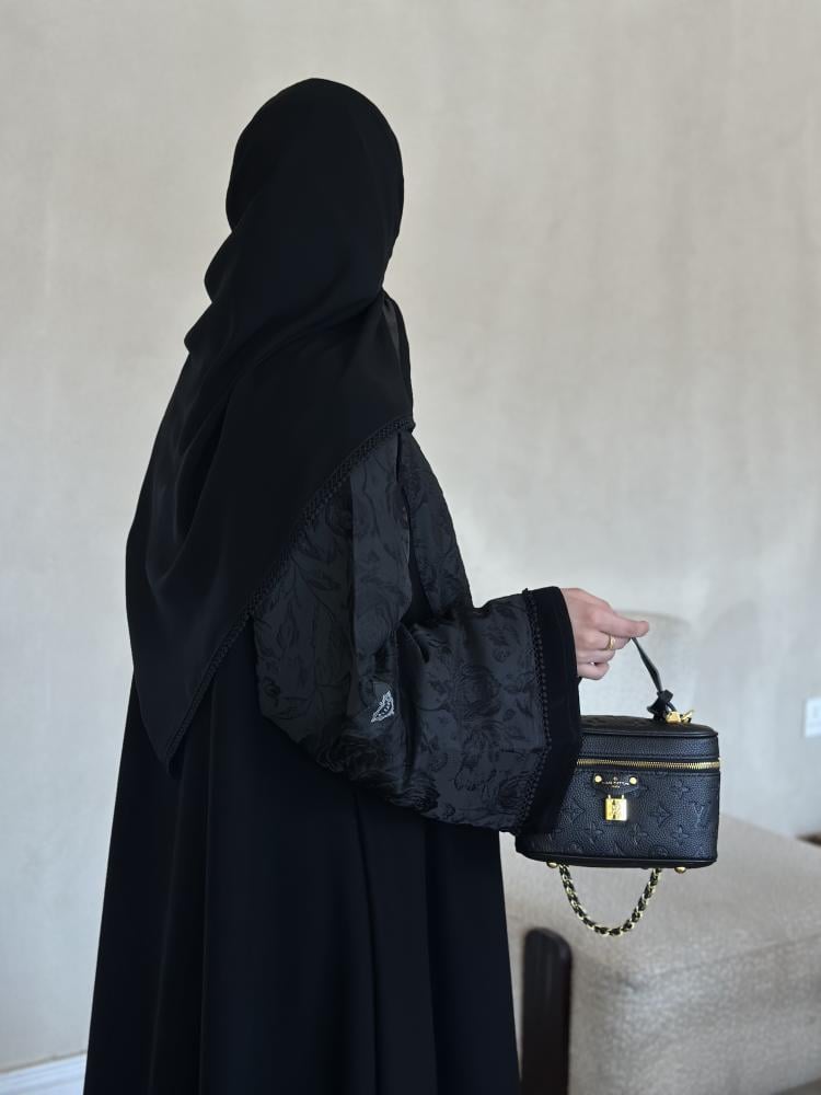عباية نص كلوش قماش(سراميك+جاكار)