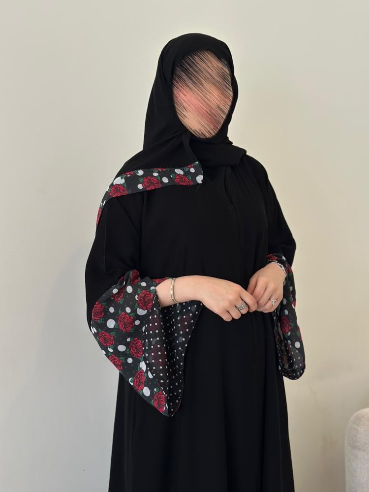 عباية نص كلوش قماش(ملكي)اكمام شيفون ورد