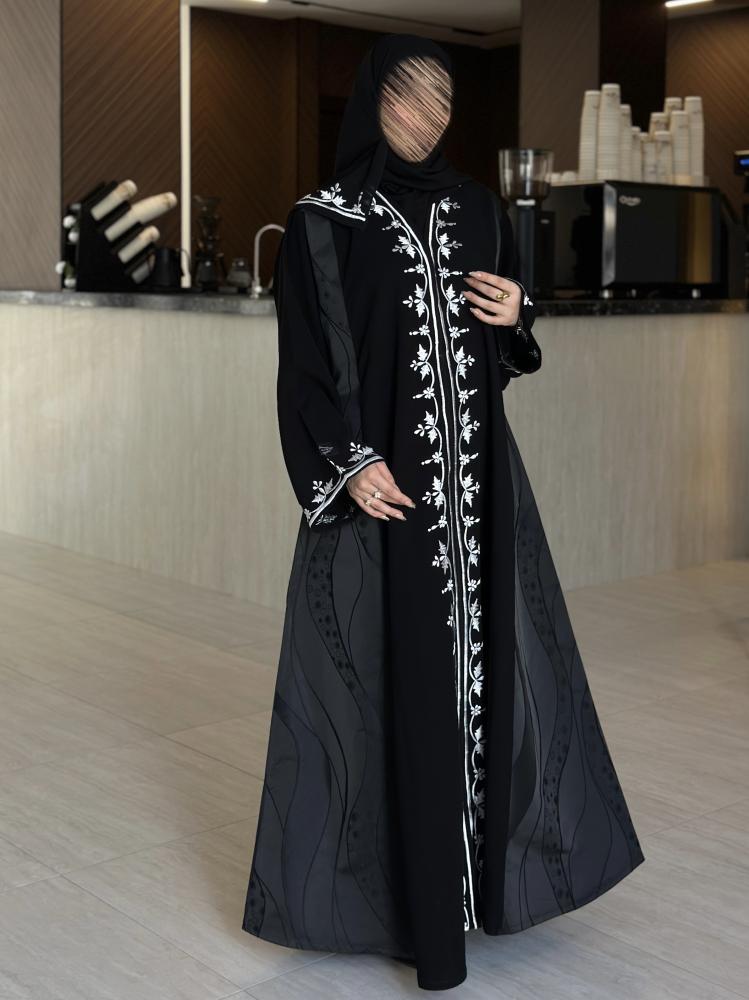 عباية كلوش قماش (سراميك) اضافة جاكار بالجنب وتطريز ابيض