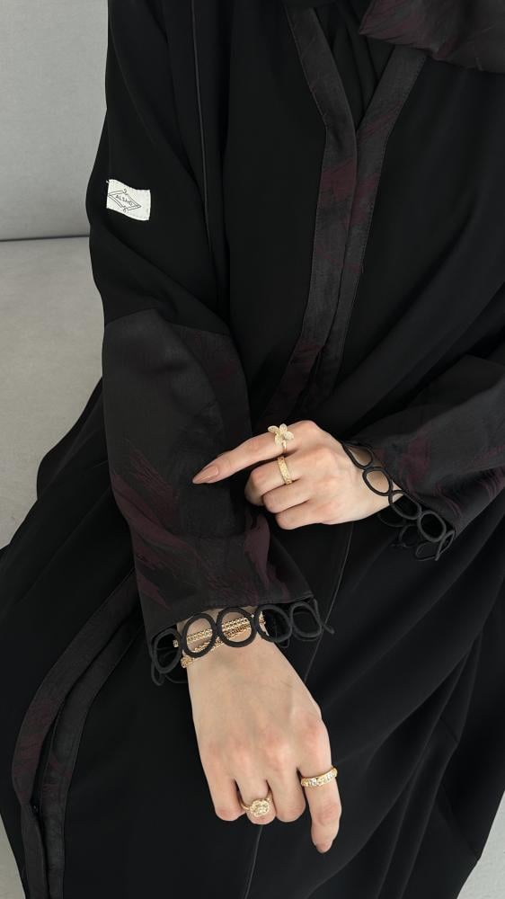 عباية نص كلوش قماش (ملكي)اضافة قماش عنابي وكلفة