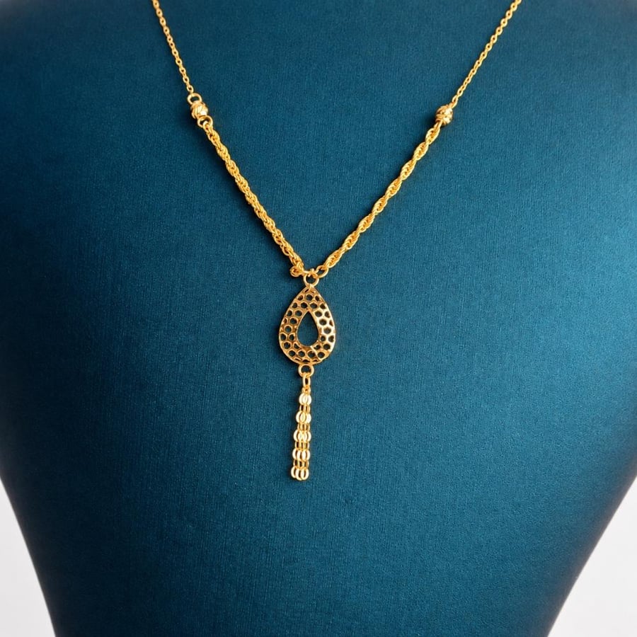 عقد ناعم تصميم دمعه عيار 21