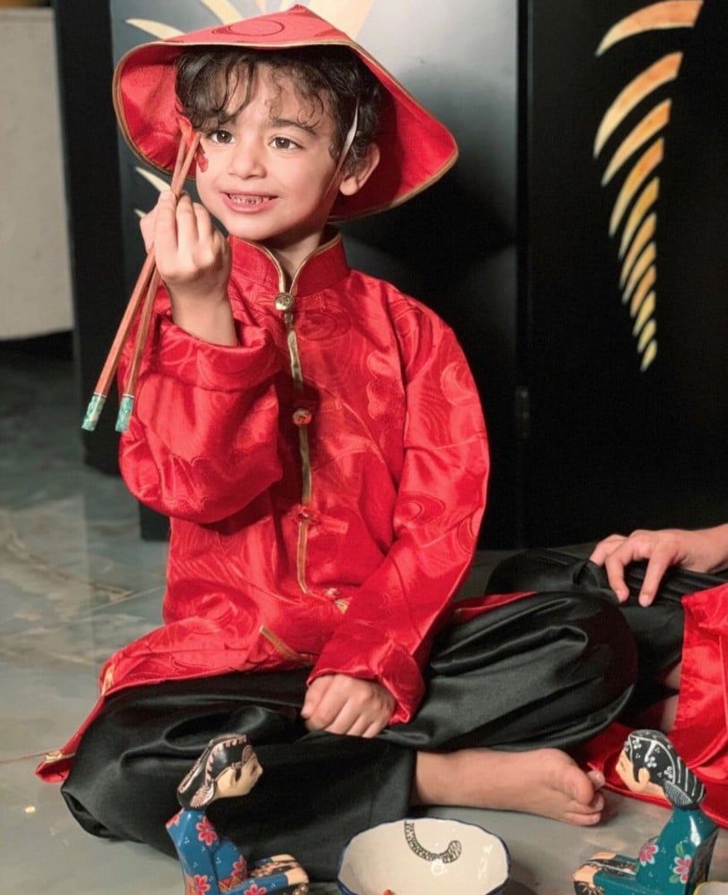 Chinese outfit