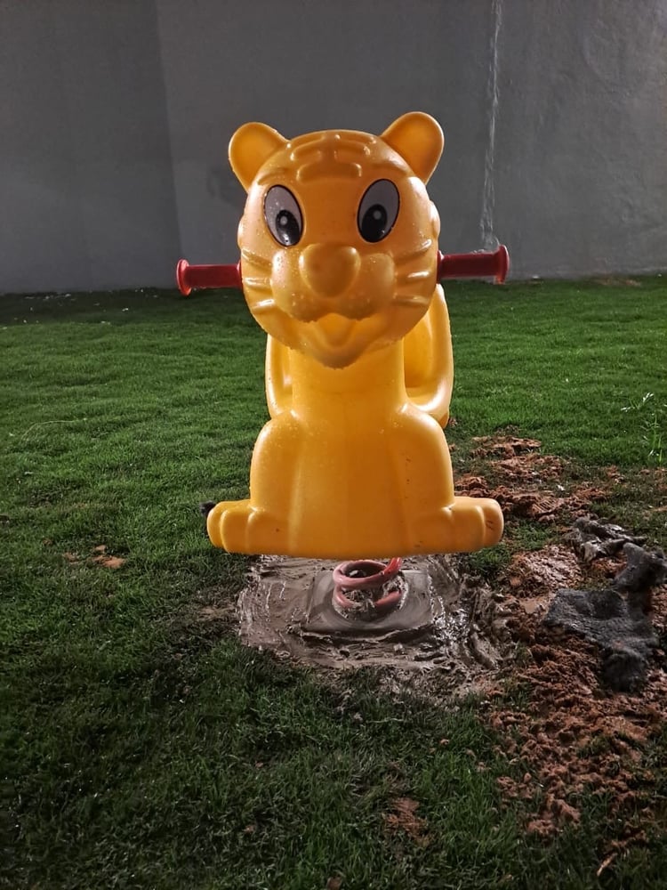 لعبة هزاز على شكل قطة