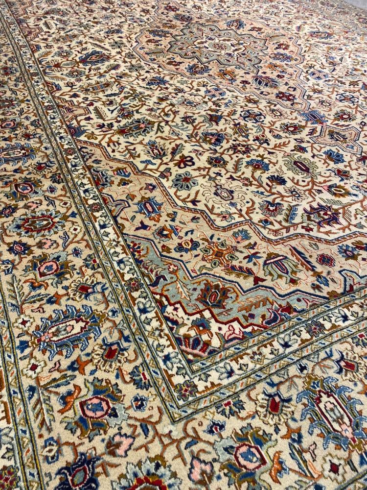 سجاد ايراني كاشان - صناعة و نسيج يدوي | مقاس: 2.8x4 m