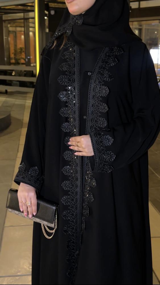 عباية " زينه"