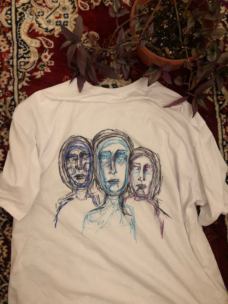 تيشيرت
