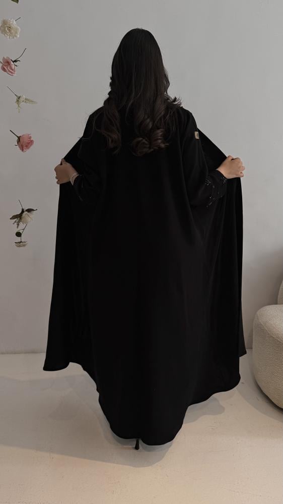 عباية كلوش مع شك أسود فاخرة