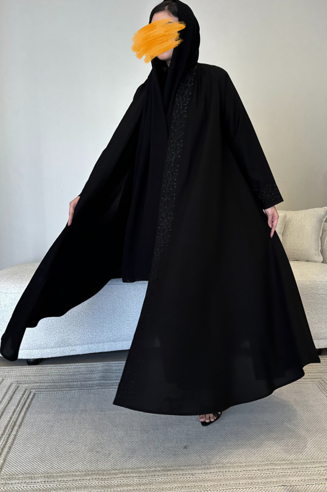 عباية دبل كلوش بتطريز أسود