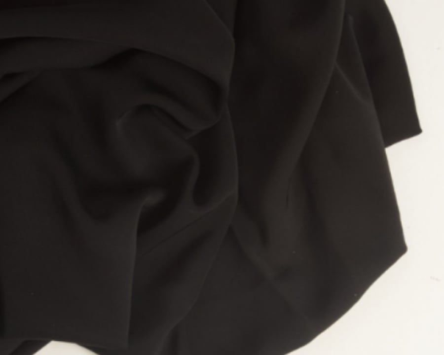 طرحة ليزر سوداء سادة كبيرة