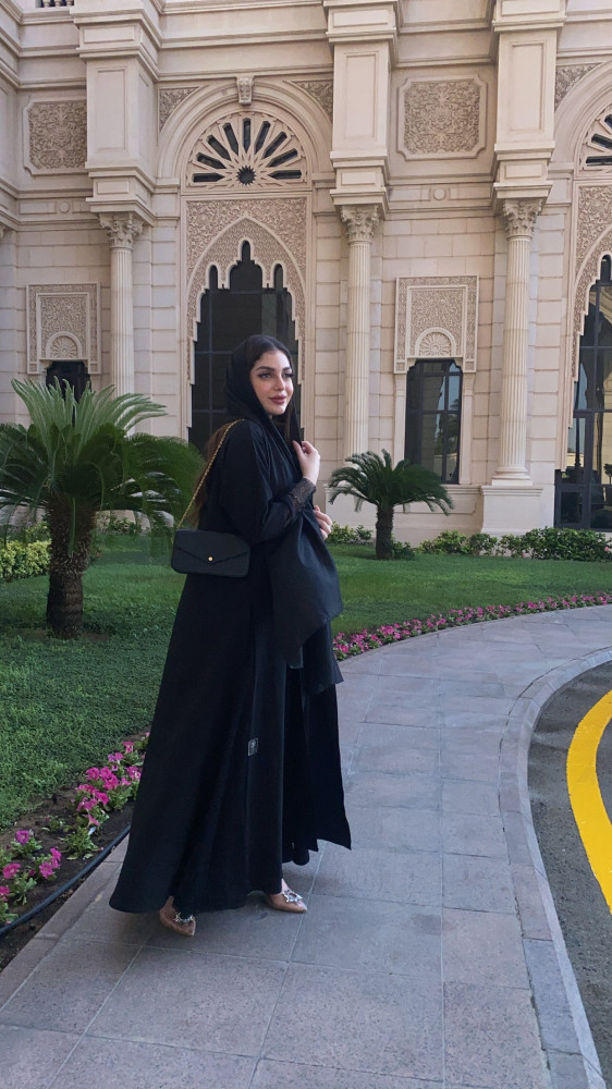 Black abaya