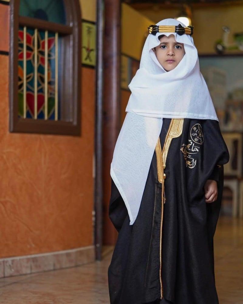 طقم ملكي ليوم التأسيس