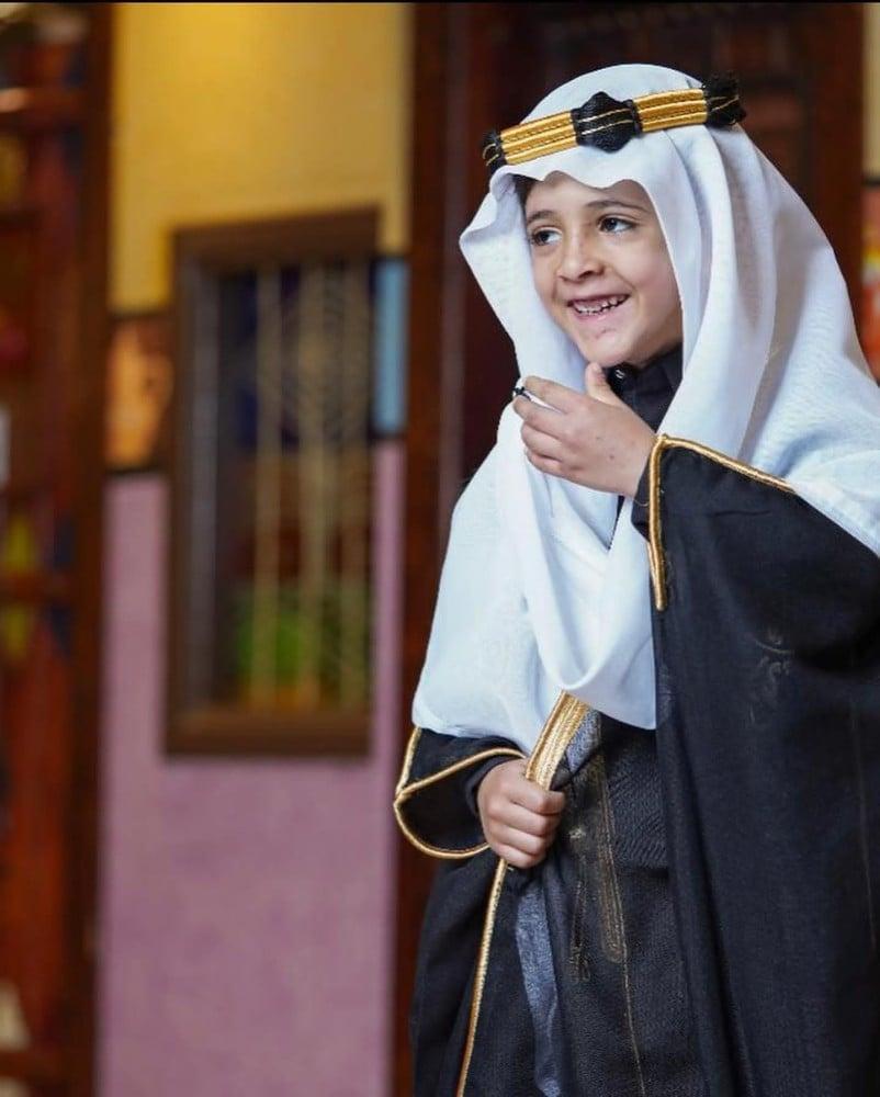 طقم ملكي ليوم التأسيس