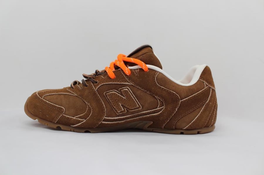 جزمة 530 New Balance Miu Miu