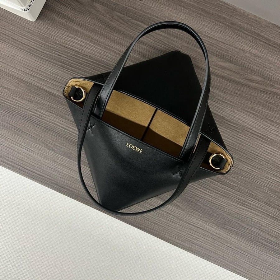 شنطه loewe