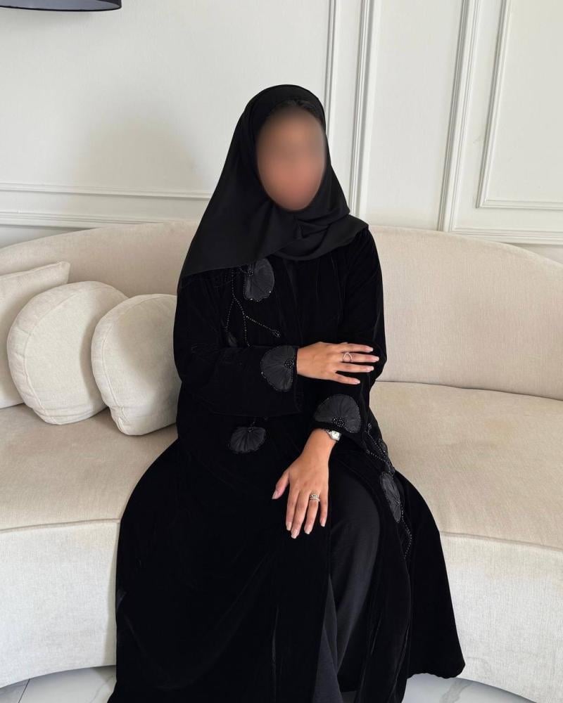 عباية مخمل نص كلوش شك يدوي بالخرز اورجنزا
