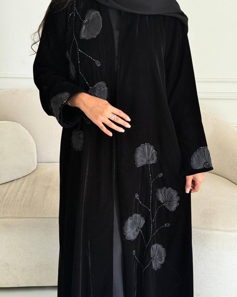 عباية مخمل نص كلوش شك يدوي بالخرز اورجنزا