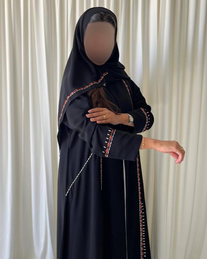 عباية نص كلوش كوبرا بتطريز يدوي فاخر