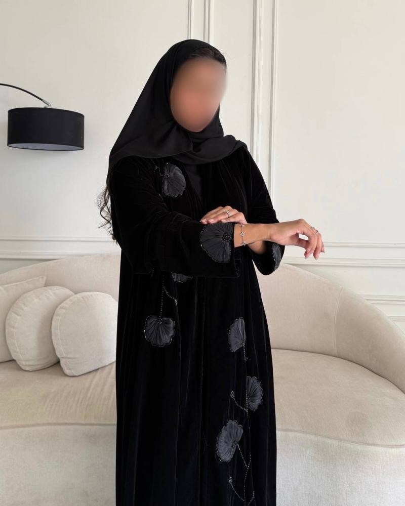 عباية مخمل نص كلوش شك يدوي بالخرز اورجنزا