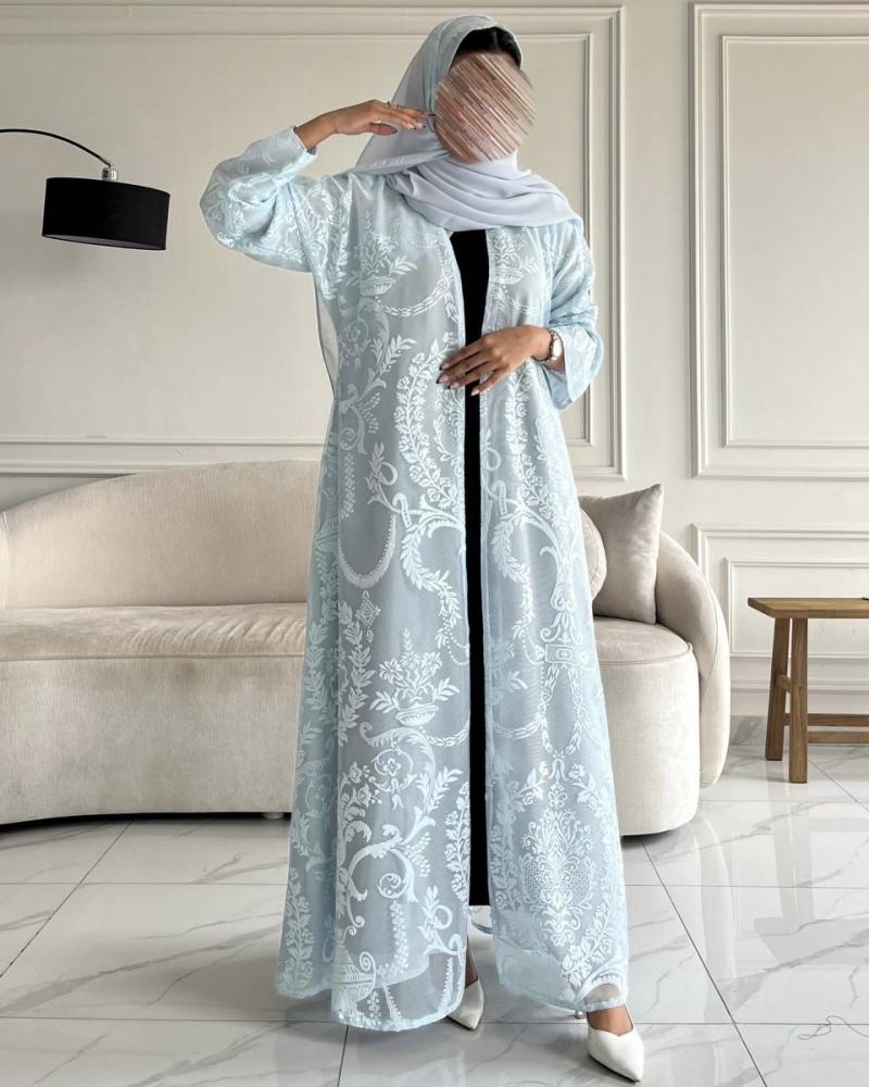 عباية دانتيل سماوي نص كلوش مبطن فاخر