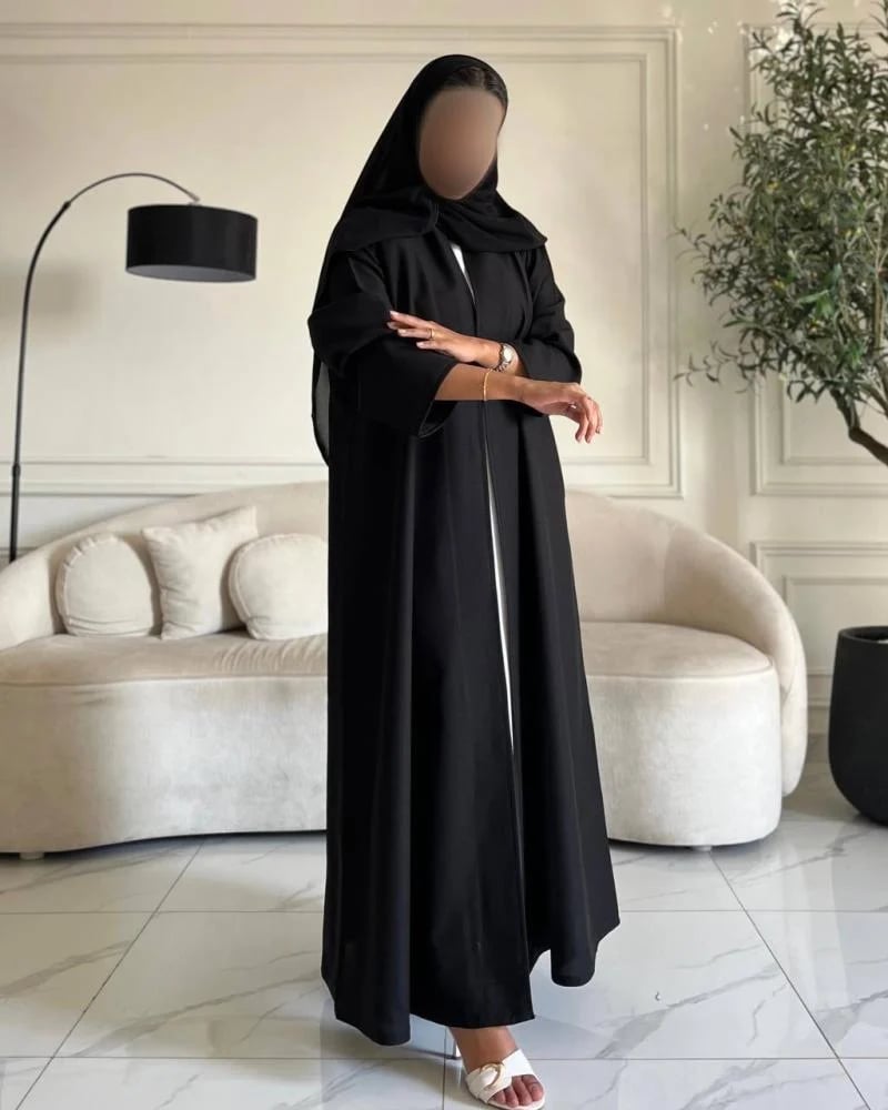 عباية سوداء بتطريز شبكة وشعار العنكبوت أحمر خلفي - قصة نص كلوش