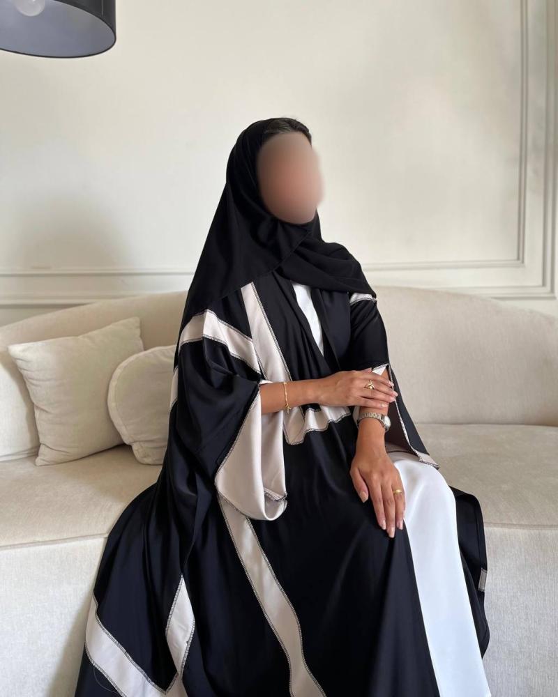 عباية نص بشت بلاك بيري بتفاصيل لينن أوف وايت راقية