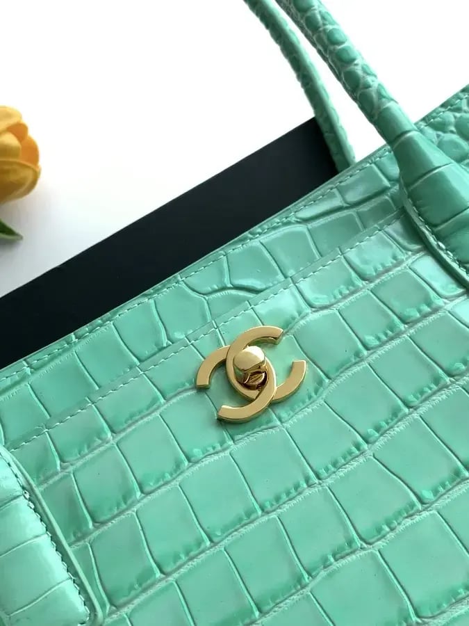 Chanel Tote Bag (Crocodile-Embossed Leather)حقيبة