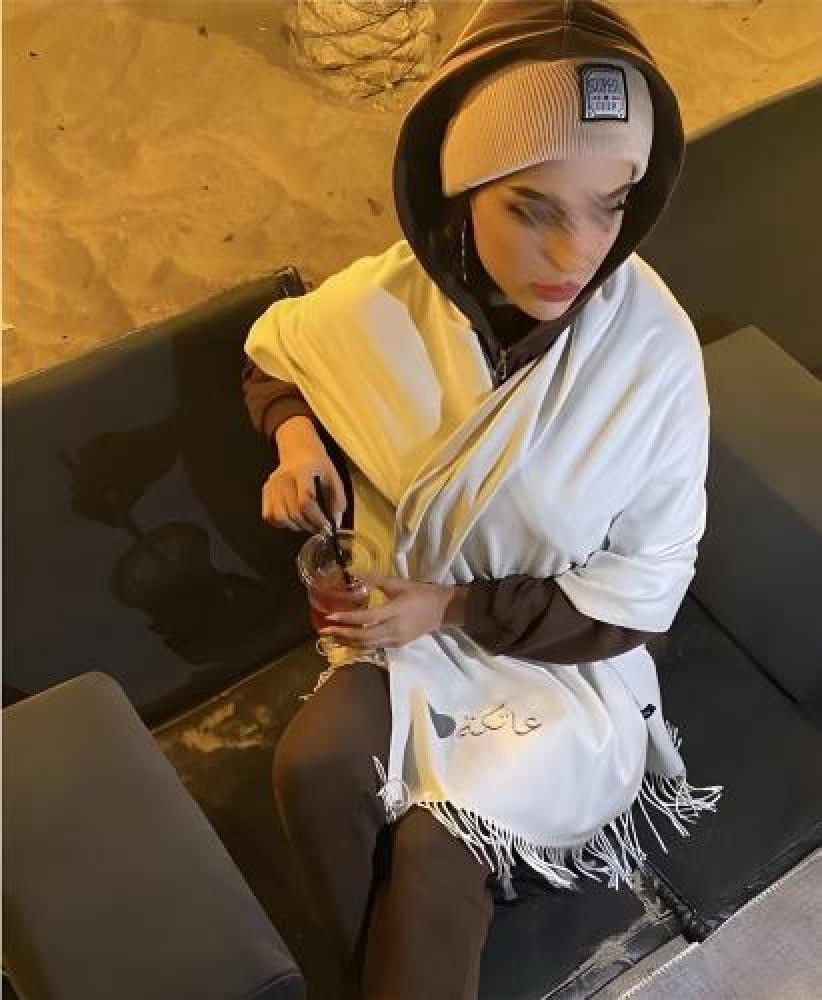 شال شتوي انيق بالاسم عدة الوان