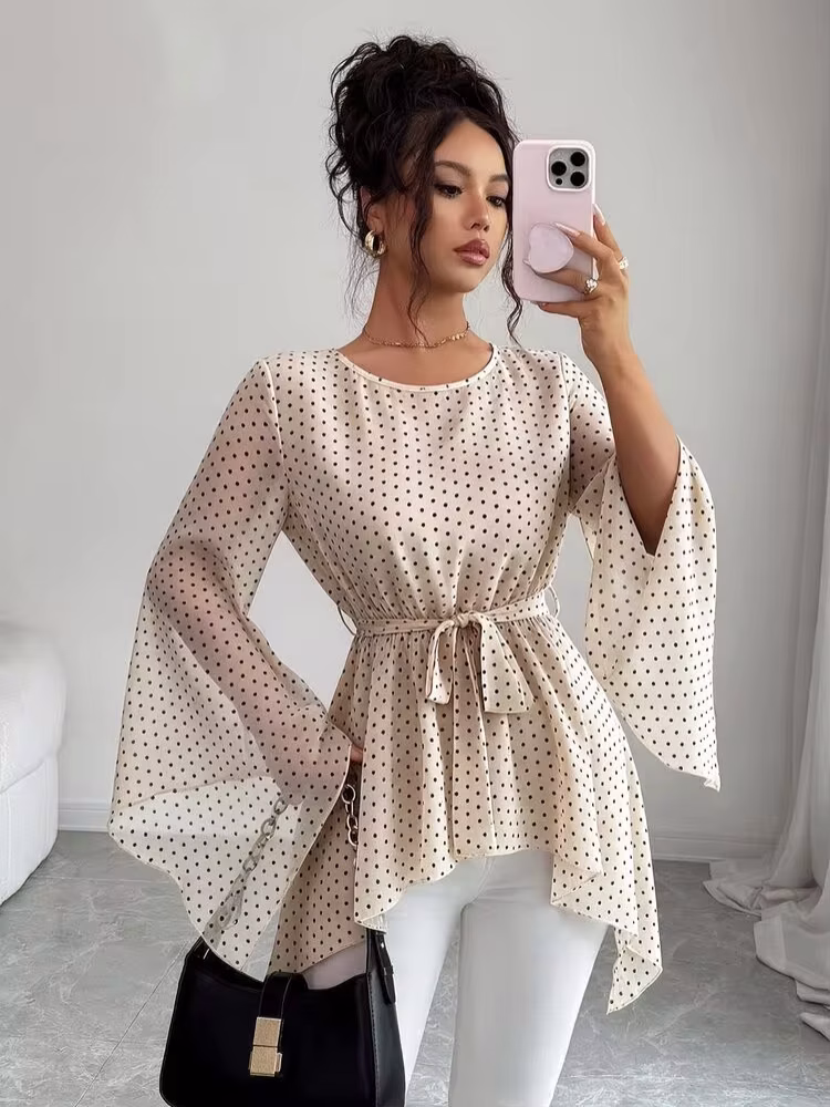بلوزه اكمام واسعه نسائية أنيقة وراقية للتنقل اليومي للنساء