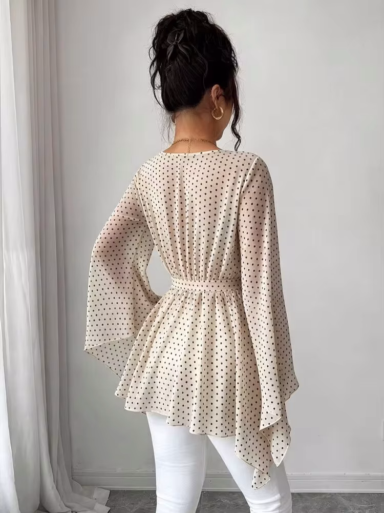 بلوزه اكمام واسعه نسائية أنيقة وراقية للتنقل اليومي للنساء