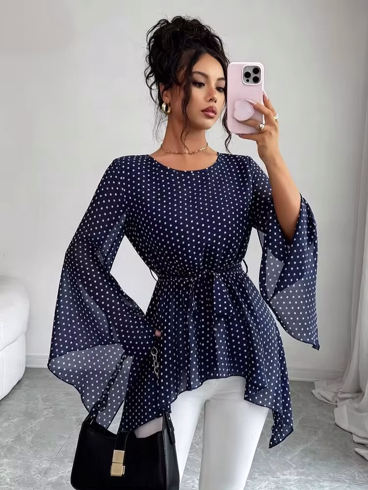بلوزه اكمام واسعه نسائية أنيقة وراقية للتنقل اليومي للنساء