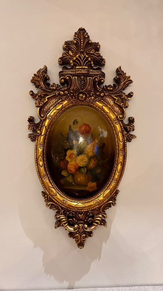 Oval wall panel with a gilded Baroque frame – bouquet of flowers