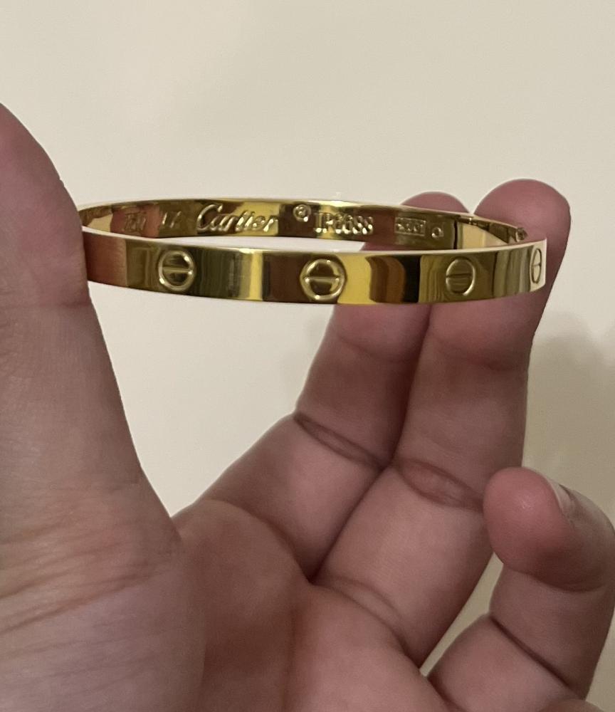 كارتييه لوف لون ذهبي بيضاوي