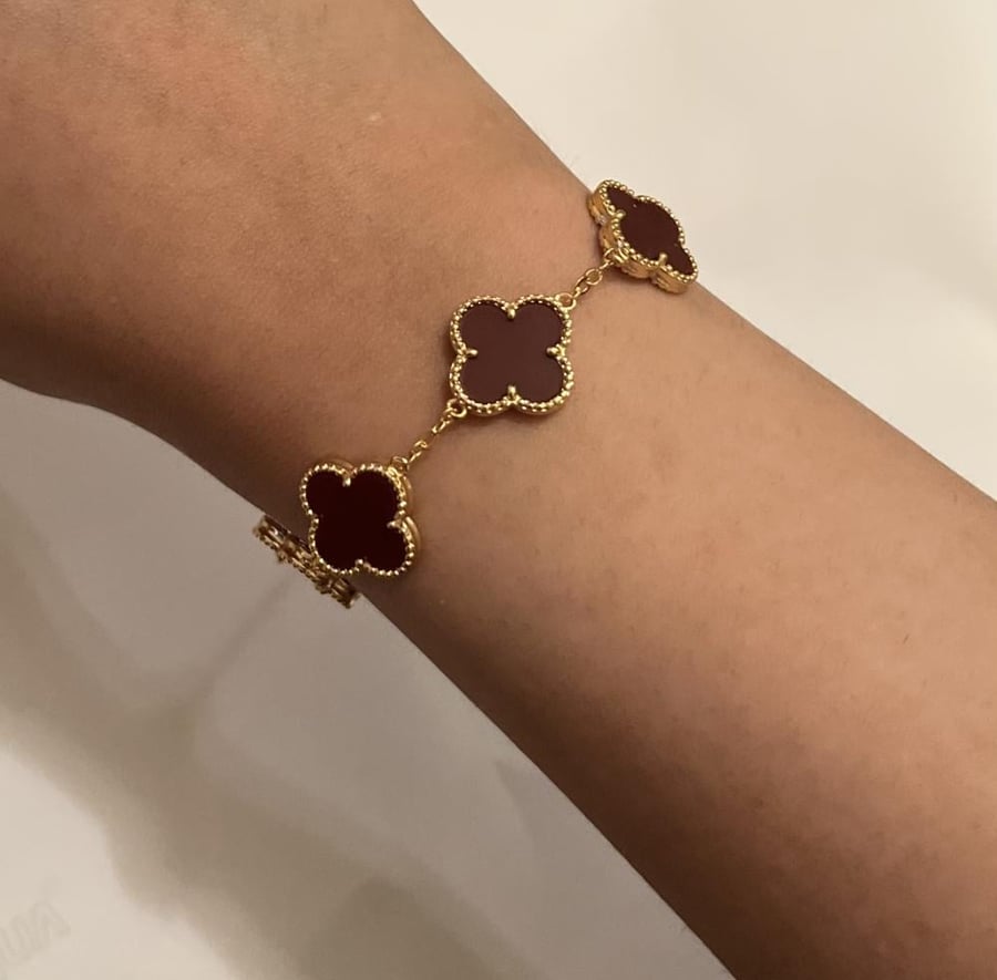 فان كليف برغندي خمس وردات كبيرة  ماستر