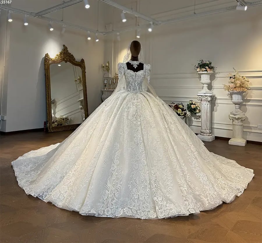 فستان زفاف أكمام طويلة بياقة قلب ناعمة   | NS5167 |  Wedding dresses 2027