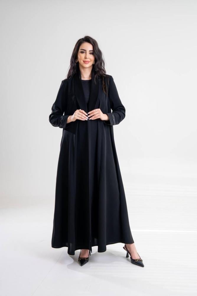 عباية بليزر كريب كوبرا أسود بلمسة شك