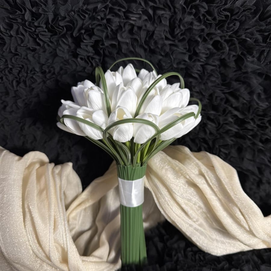 مسكة عروس توليب y52
