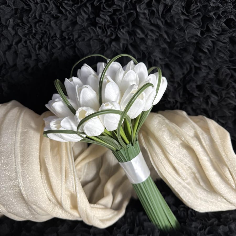 مسكة عروس توليب y52