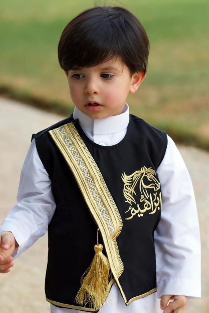 سديري البشت ذهبي