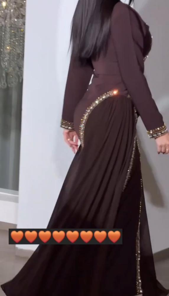 فستان فخم بلونين البني والاسود