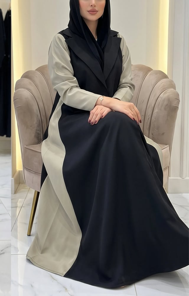 عباية ثنائية اللون بياقة كلاسيكية